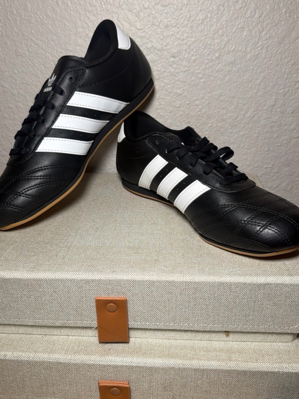 Adidas Black & White Classic women’s taekwondo Sneakers